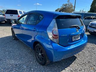2013 Toyota Aqua - Thumbnail
