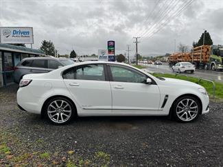 2017 Holden Commodore - Thumbnail