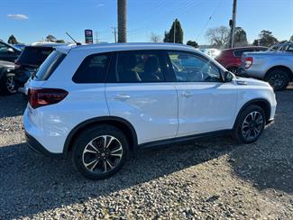 2022 Suzuki Vitara - Thumbnail