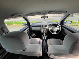 2005 Mazda Verisa - Thumbnail