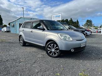 2005 Mazda Verisa - Thumbnail