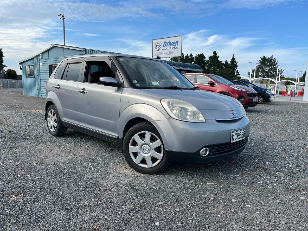 2005 Mazda Verisa
