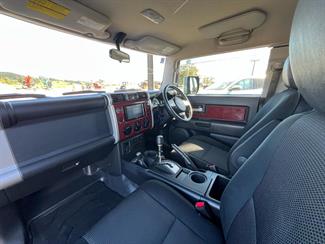 2011 Toyota FJ Cruiser - Thumbnail