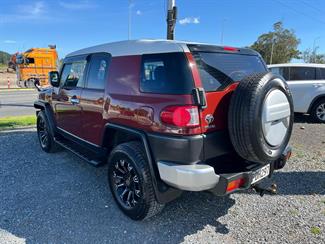 2011 Toyota FJ Cruiser - Thumbnail