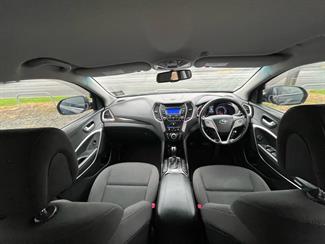 2015 Hyundai Santa Fe - Thumbnail