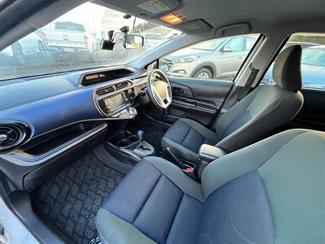 2016 Toyota Aqua - Thumbnail