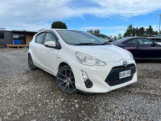 2016 Toyota Aqua - Thumbnail