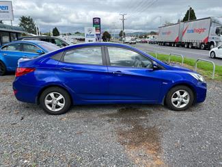 2011 Hyundai Accent - Thumbnail