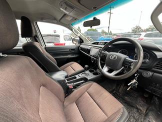 2017 Toyota Hilux - Thumbnail