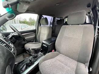 2004 Toyota Landcruiser Prado - Thumbnail