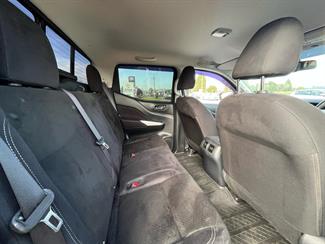 2019 Nissan Navara - Thumbnail