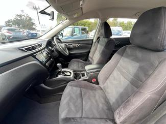 2017 Nissan X-Trail - Thumbnail