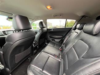 2016 Kia Sportage - Thumbnail