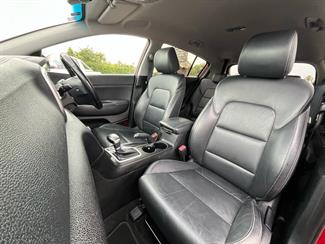 2016 Kia Sportage - Thumbnail