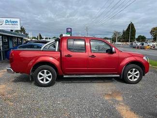 2010 Nissan Navara - Thumbnail