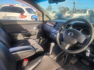 2005 Nissan Tiida - Thumbnail