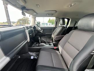 2011 Toyota FJ Cruiser - Thumbnail