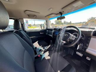 2011 Toyota FJ Cruiser - Thumbnail