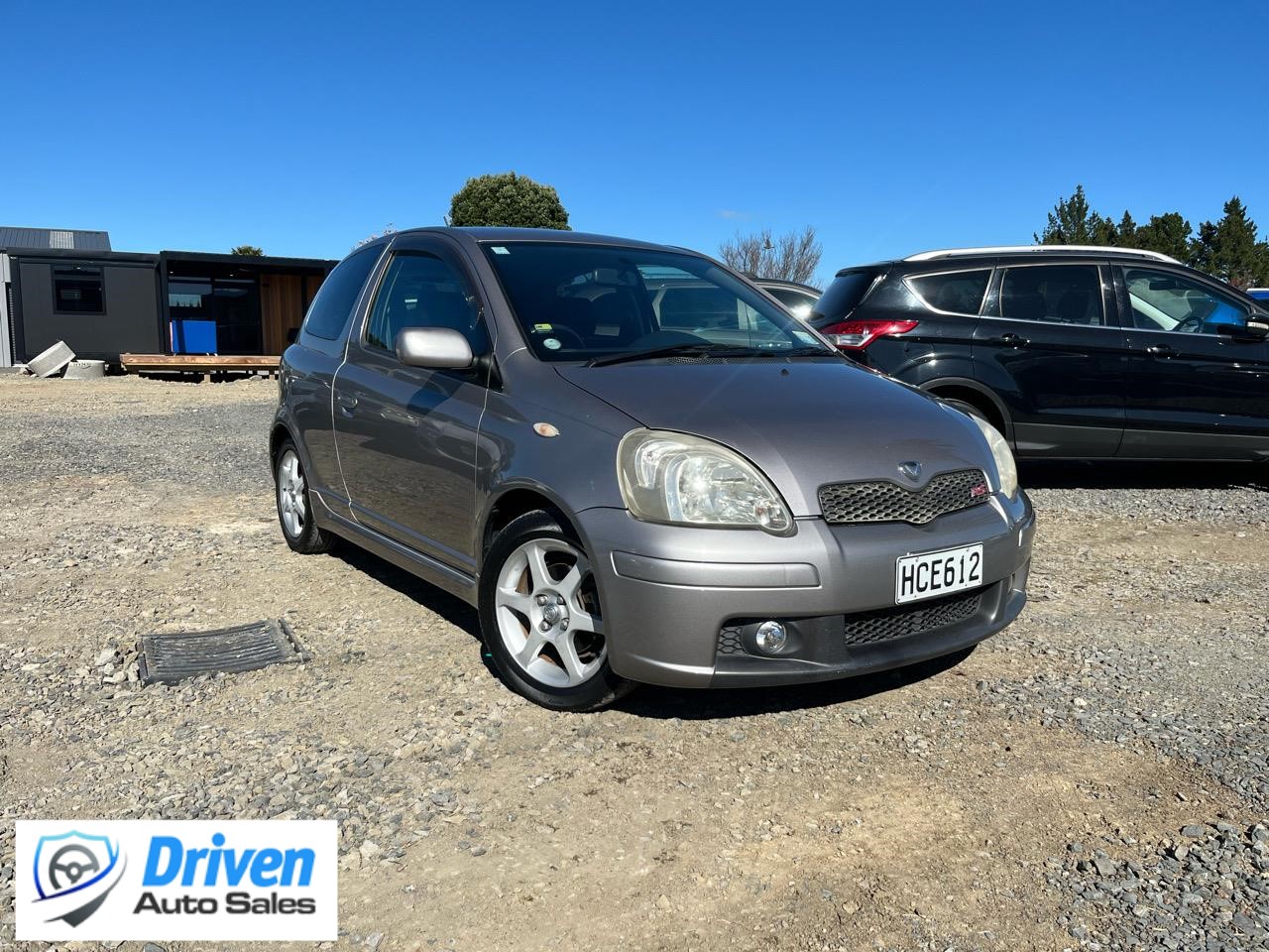 2004 Toyota Vitz