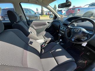 2004 Toyota Vitz - Thumbnail