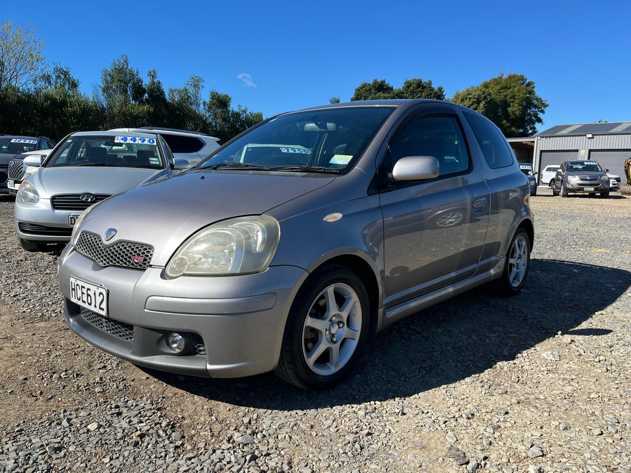 2004 Toyota Vitz