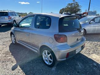 2004 Toyota Vitz - Thumbnail