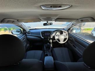 2015 Mitsubishi Triton - Thumbnail