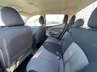 2015 Mitsubishi Triton - Thumbnail