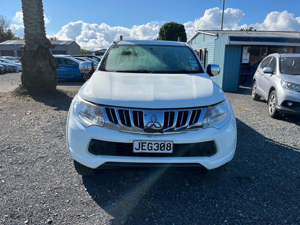 2015 Mitsubishi Triton