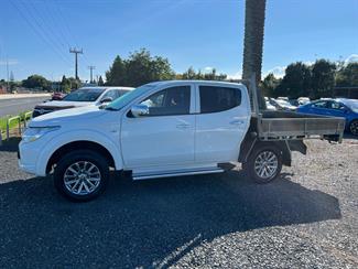 2015 Mitsubishi Triton - Thumbnail