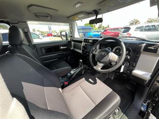 2011 Toyota FJ Cruiser - Thumbnail
