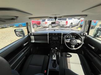 2011 Toyota FJ Cruiser - Thumbnail