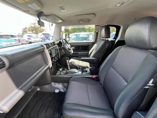 2011 Toyota FJ Cruiser - Thumbnail