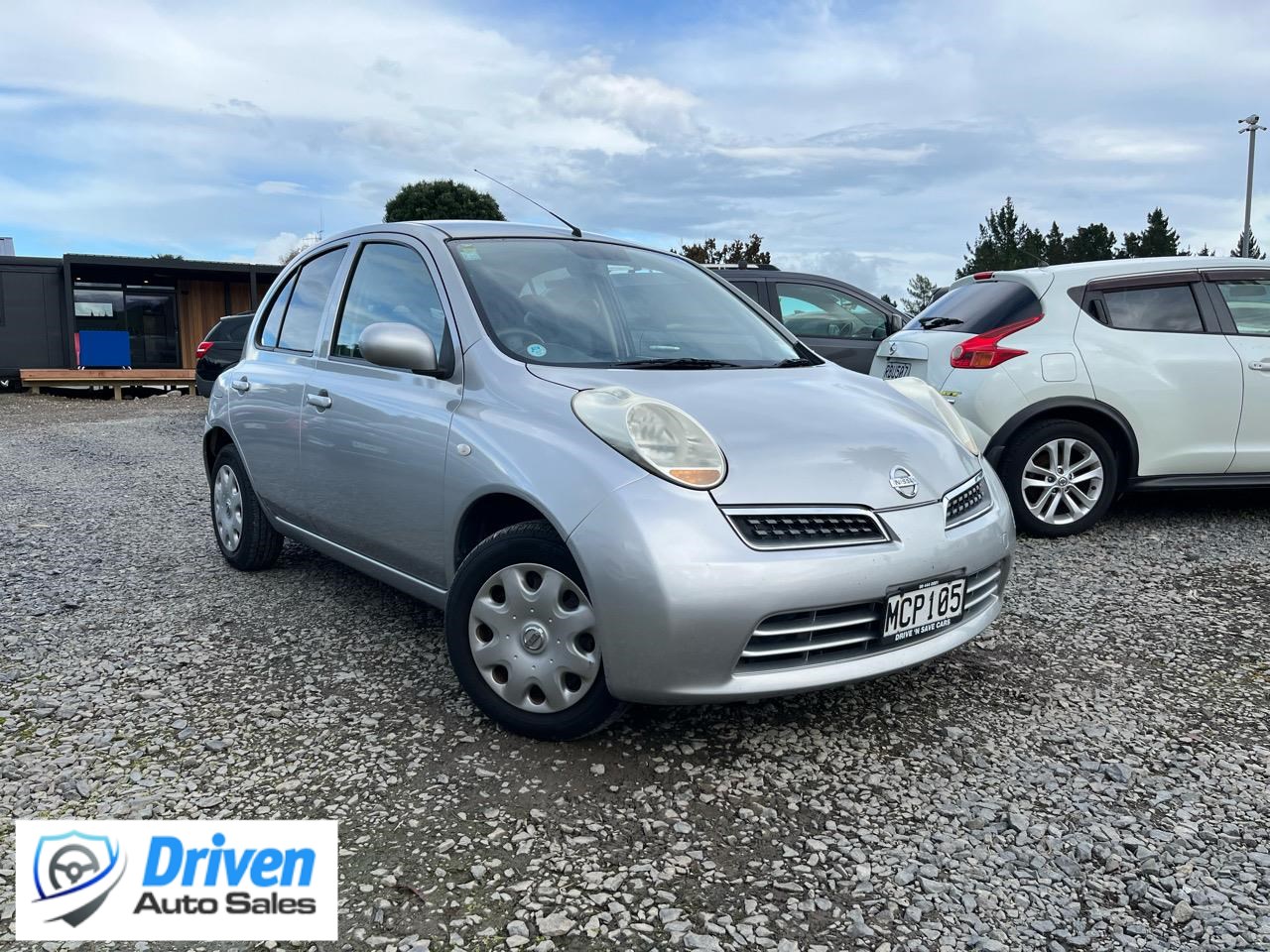 2010 Nissan March