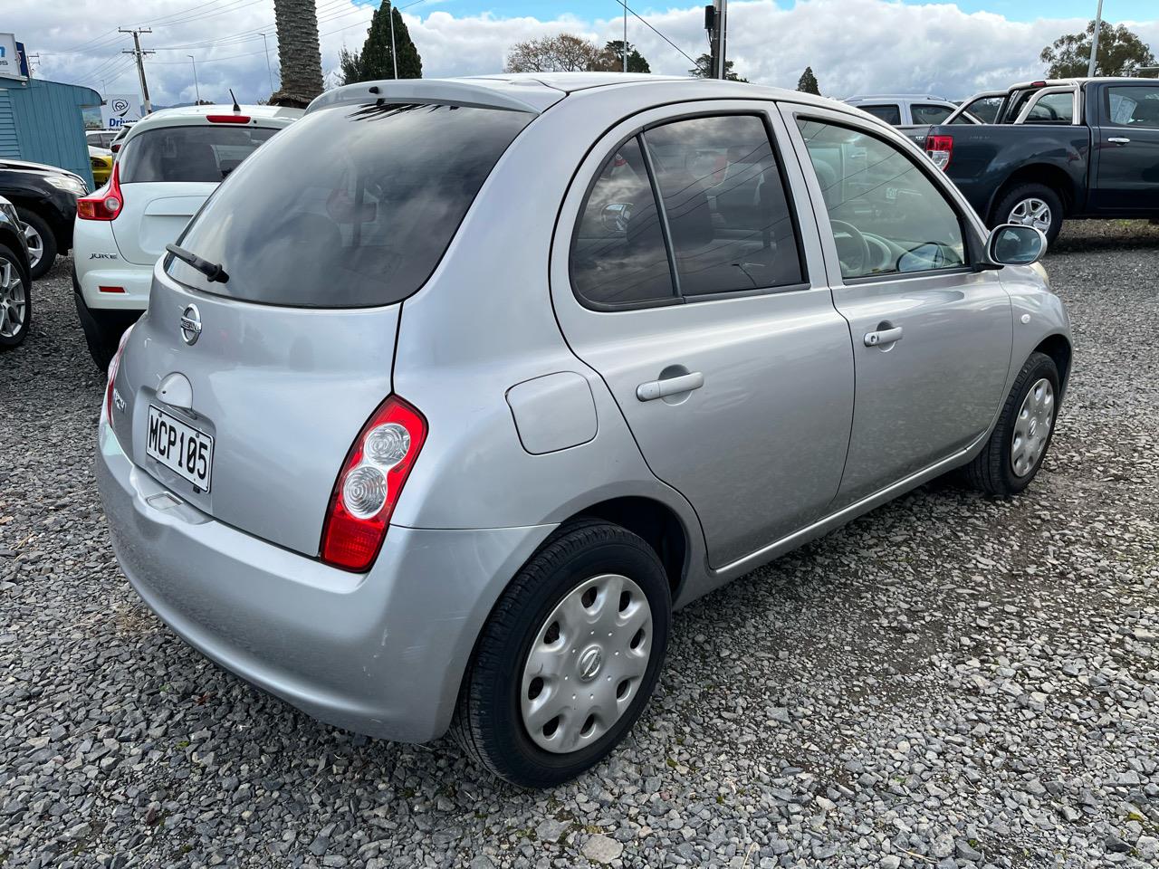 2010 Nissan March