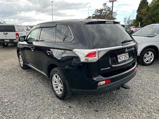 2013 Mitsubishi Outlander - Thumbnail