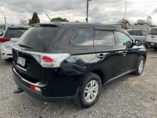 2013 Mitsubishi Outlander - Thumbnail