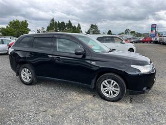 2013 Mitsubishi Outlander - Thumbnail