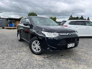 2013 Mitsubishi Outlander - Thumbnail