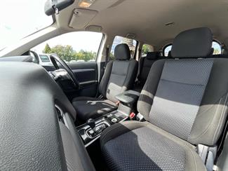 2016 Mitsubishi Outlander - Thumbnail