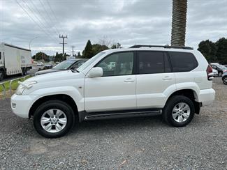 2005 Toyota Landcruiser Prado - Thumbnail