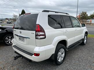 2005 Toyota Landcruiser Prado - Thumbnail