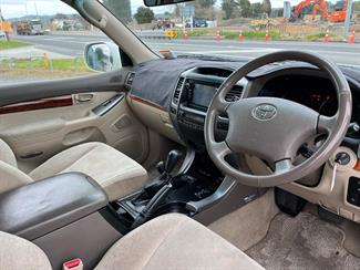 2005 Toyota Landcruiser Prado - Thumbnail