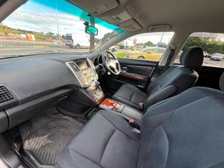 2004 Toyota Harrier - Thumbnail