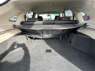 2004 Toyota Harrier - Thumbnail