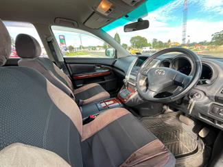 2004 Toyota Harrier - Thumbnail