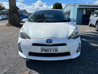 2013 Toyota Aqua - Thumbnail