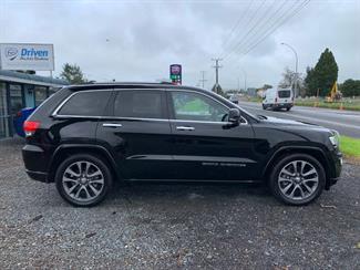 2020 Jeep Grand Cherokee - Thumbnail