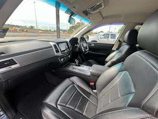 2022 Ssangyong Rexton - Thumbnail