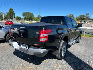 2015 Mitsubishi Triton - Thumbnail